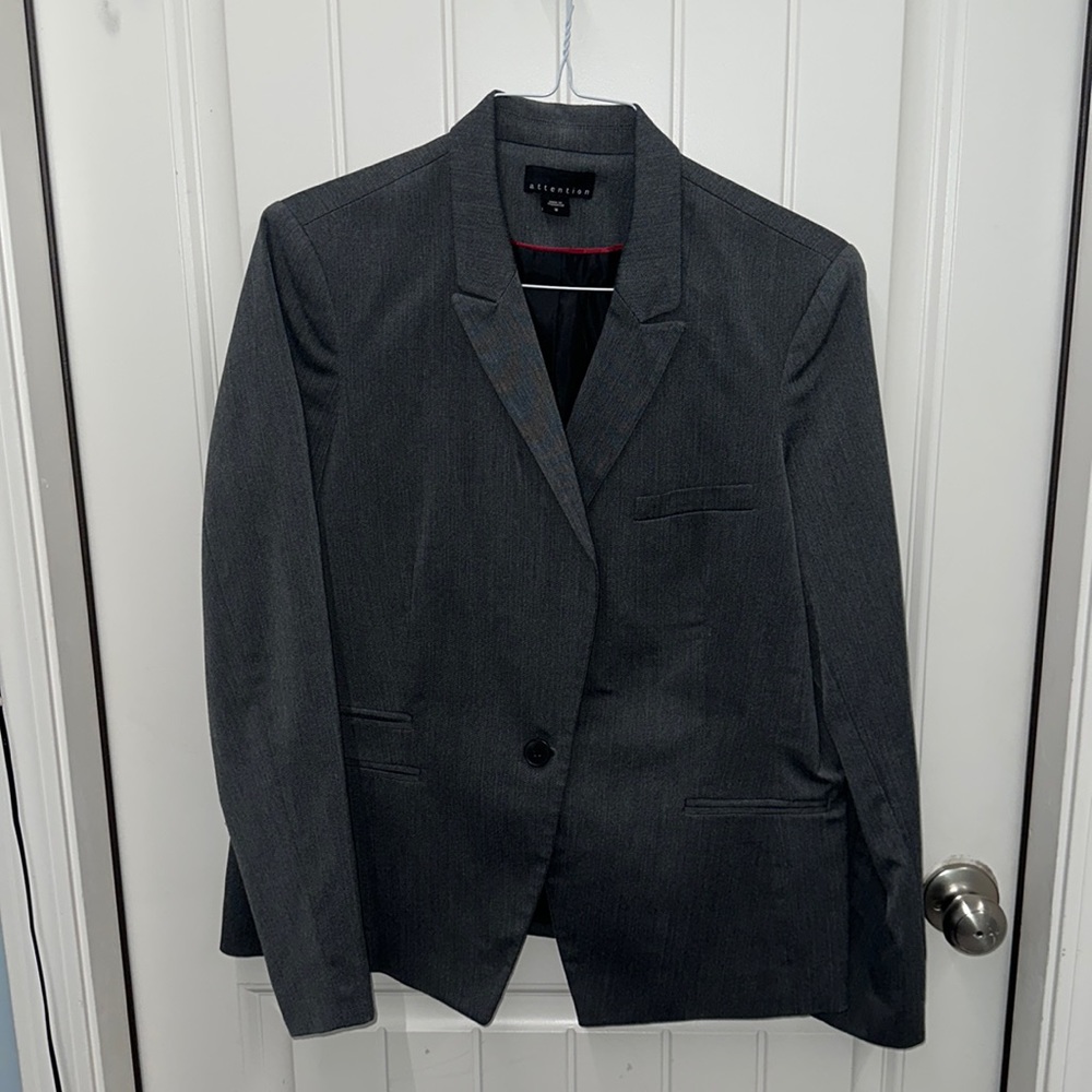 Attention Women’s Blazer Gray with Black Interior Size 18!